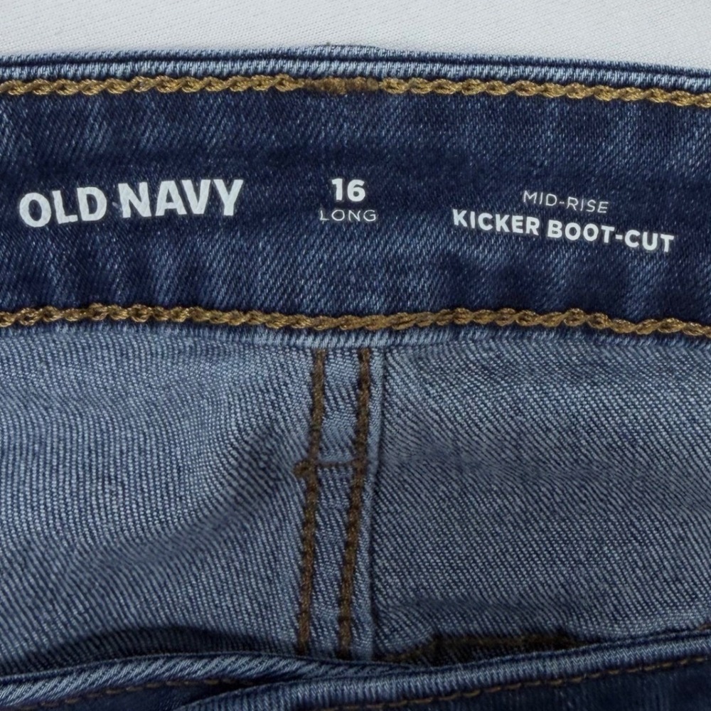 Old Navy Mid-Rise Kicker Boot-Cut Jeans Womens 16 Long Dark Wash Blue Denim - Picture 4 of 9